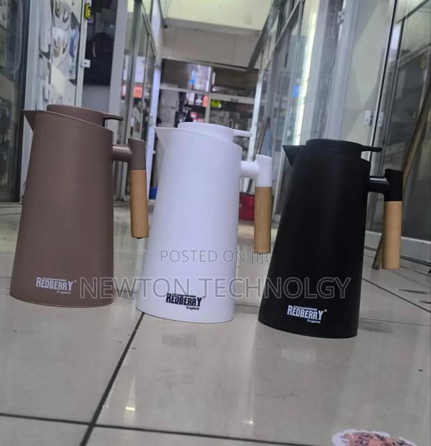 Redberry Flask With a Bamboo Handle
Size -1ltr
Keeps Hot and Cold