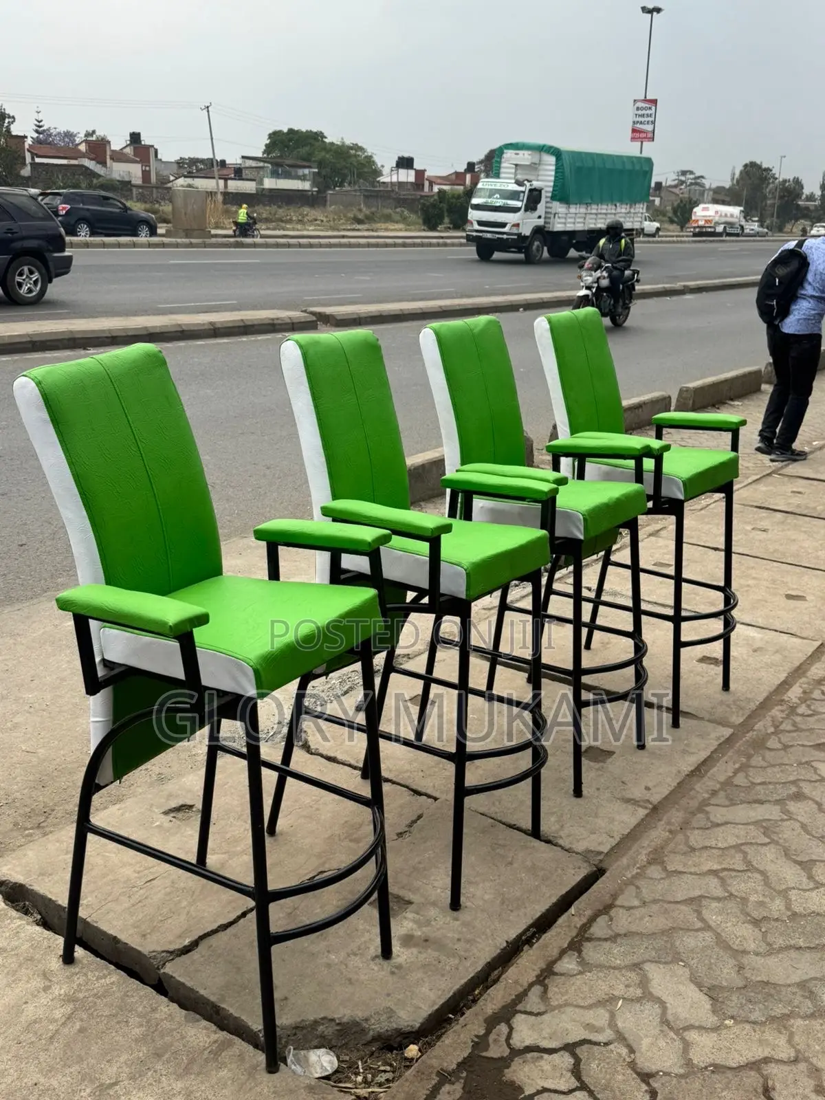 High Bar Chairs With Arms