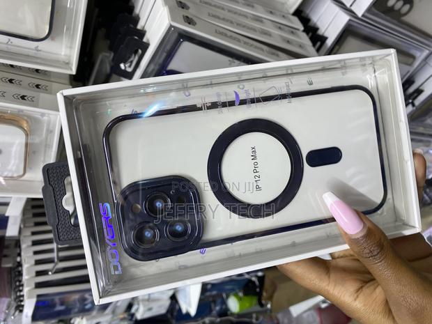 Beave iPhone 12 Pro Max Magnetic Clear Case,Luxury Plating - thumbnail 2