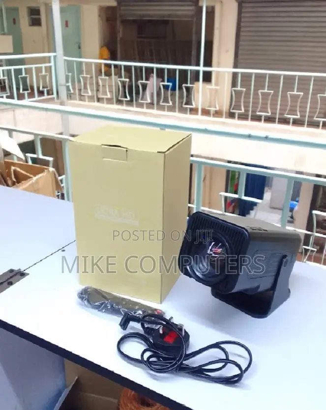 Quality Hy320 Projector Android Brand New
