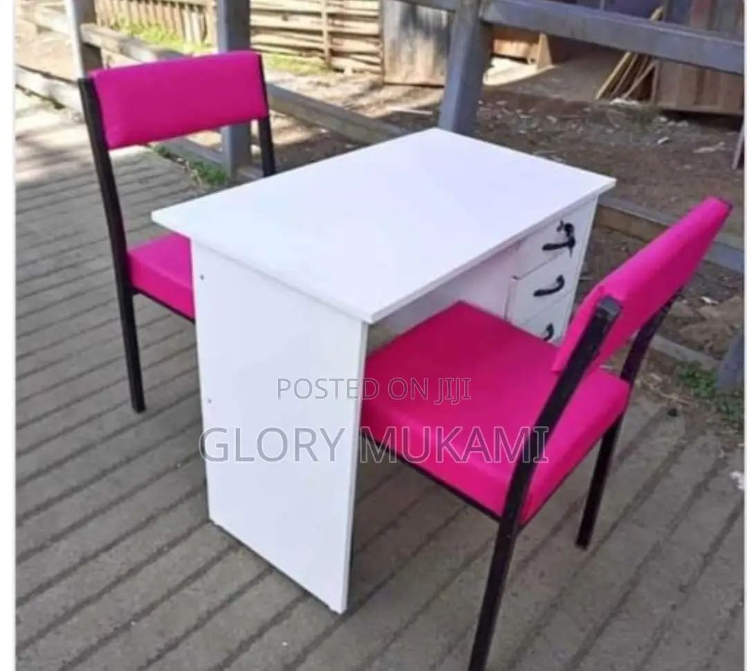 Pink White Manicure Chairs And Table