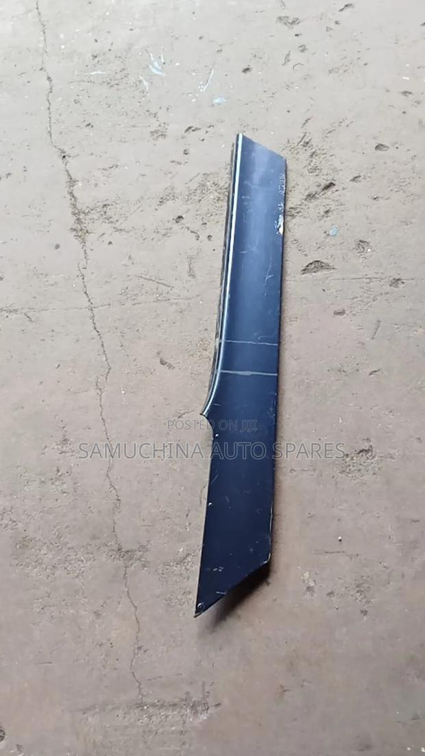 Sliding Door Rail Cover Toyota Voxy Zrr70