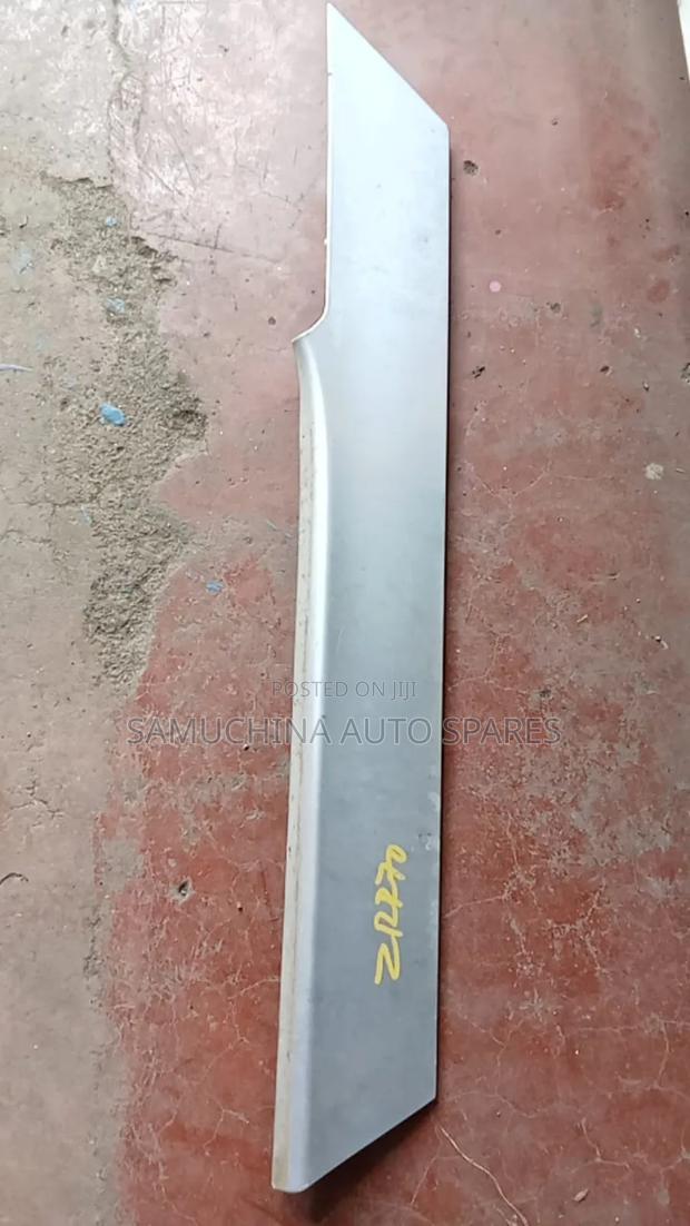 Sliding Door Rail Cover Toyota Noah Zrr70