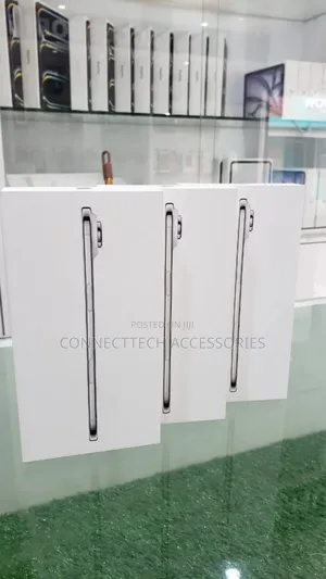 New Apple iPhone Air 256 GB Silver