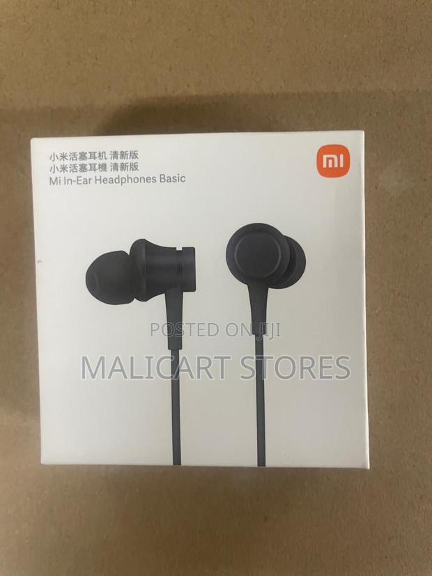 Xiaomi Mi in-Ear Headphones Basic (Black) - main view