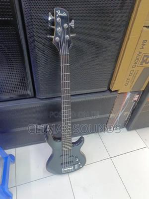 Bass Guitar Fender 5 Strings - main view