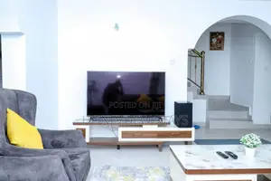 Cozy Furnished 4-Bedroom Maisonette Greenpark Estate