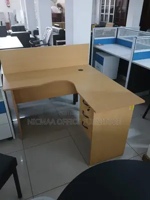 Premium Finish Modern L-Shaped Executive
