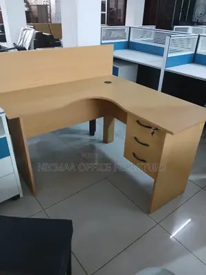 Premium Finish Modern L-Shaped Executive