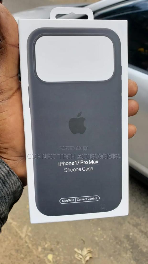 iPhone 17 Pro Max Magsafe Silicone Case - thumbnail 3