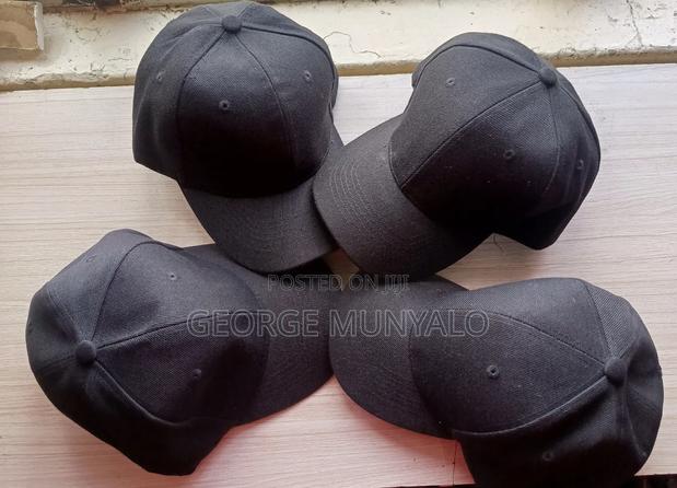Classic Black Cap - thumbnail 2