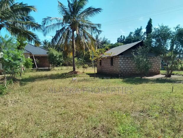 60by100 Prime Plot for Sale in Utange Zimilati - thumbnail 3