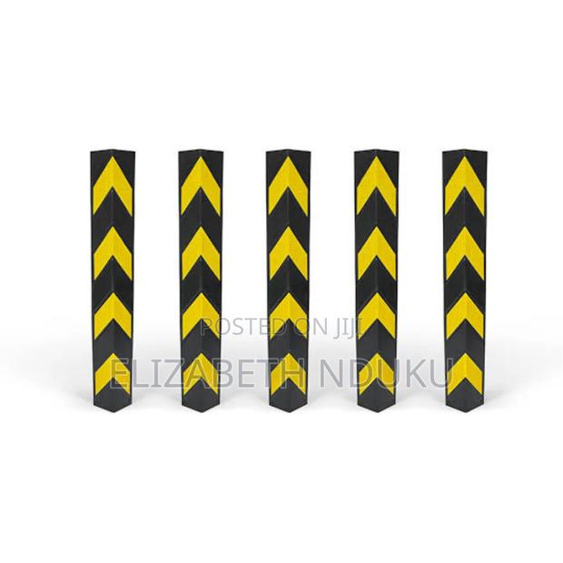 Corner Pilar Guards