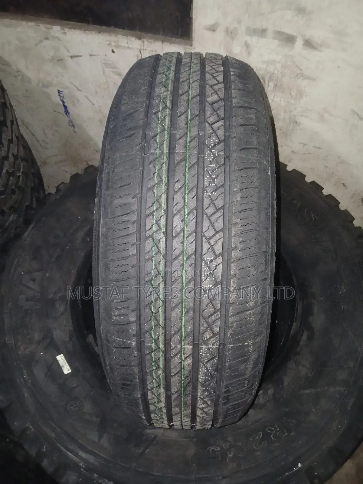 Comforser 235/60ar18 Cf2000