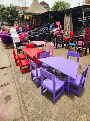 5 Kindergarten Chairs And Table