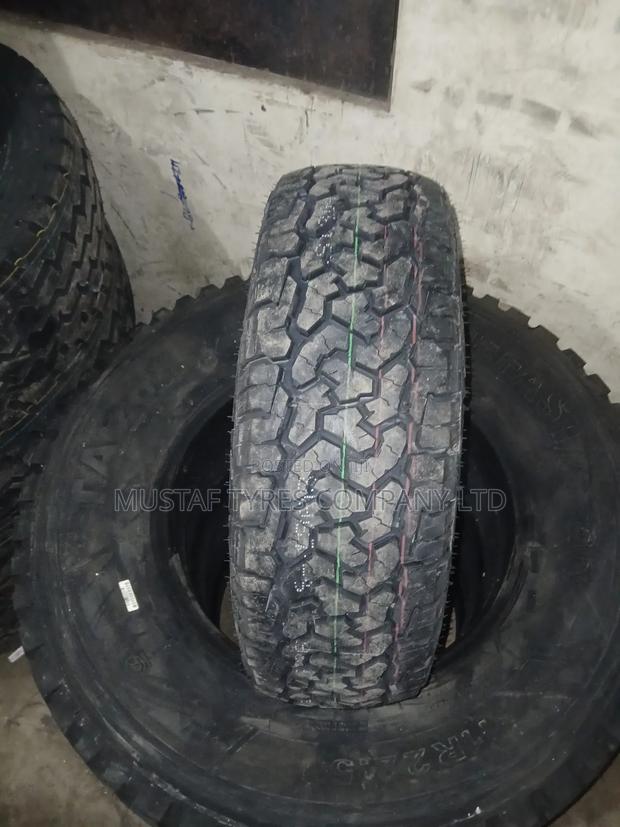 Comforser 215/70ar16 Cf1100