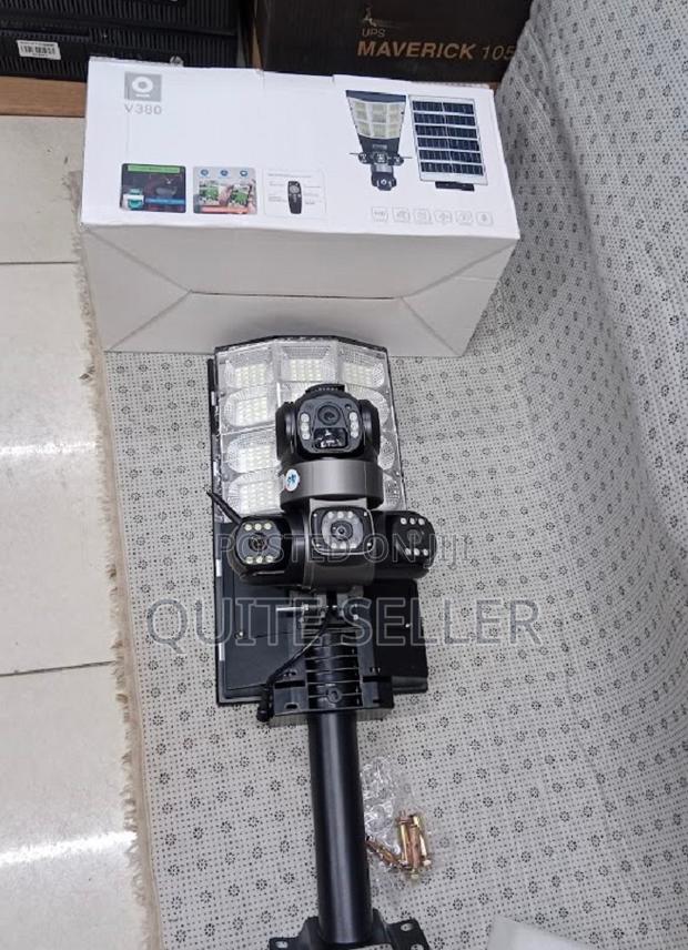 Solar Light V380 Solar Powered 6mp Security CCTV Wireless Lte 4g PTZ - main view