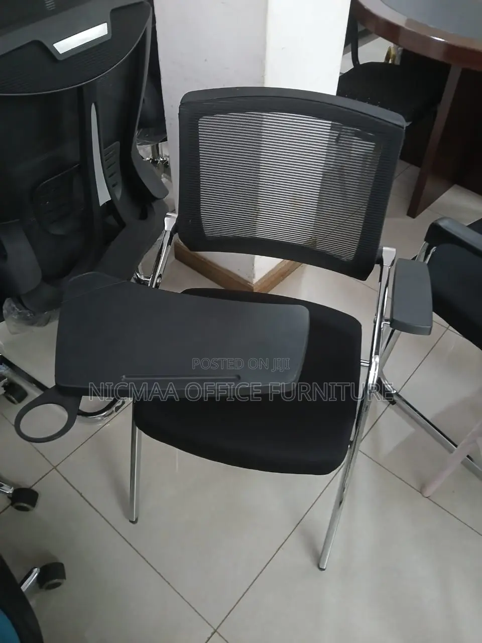 Modern Mesh Training Chair With Writing Tablet