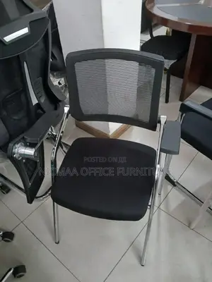 Modern Mesh Training Chair With Writing Tablet