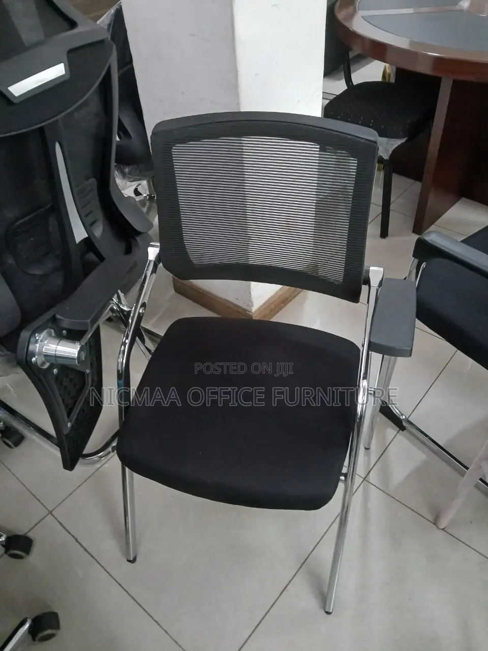 Modern Mesh Training Chair With Writing Tablet