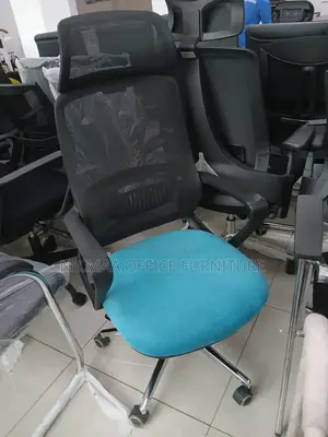 Ergonomic Sleek Comfort With a Pop of Color Seat