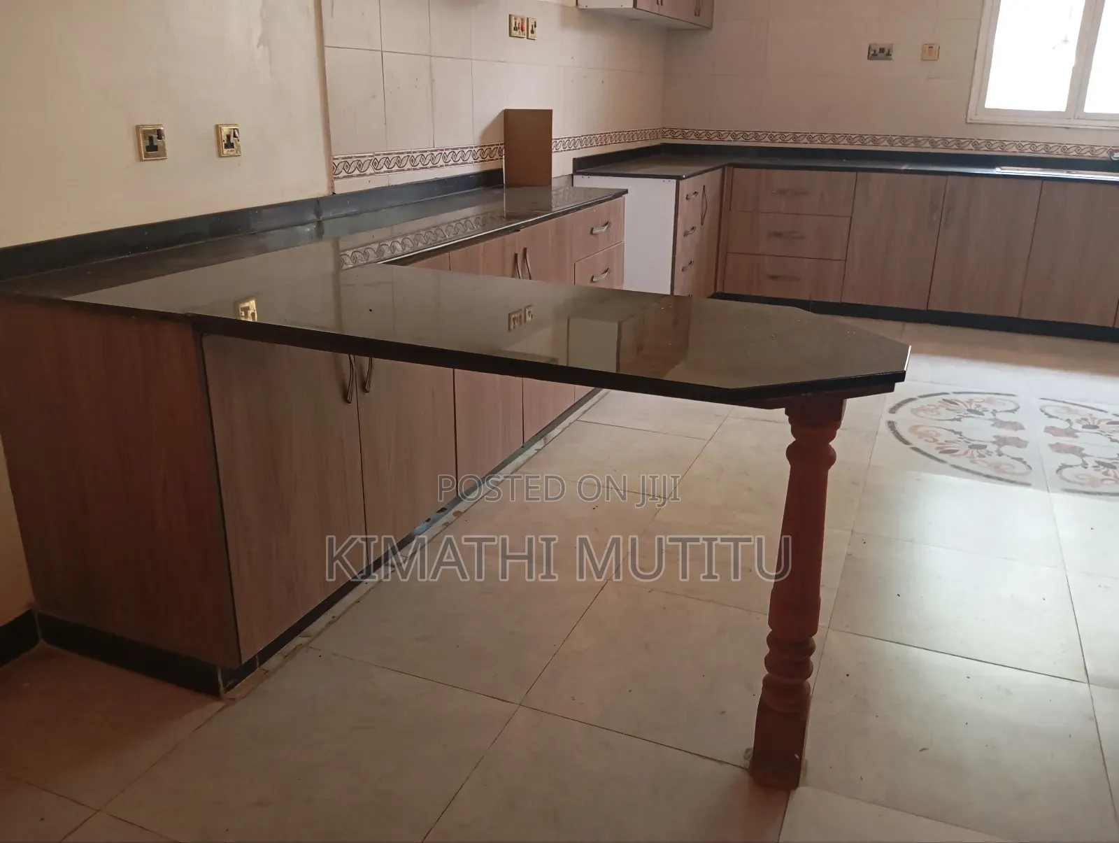 6bdrm Maisonette in Shopping Centre, Karen for rent