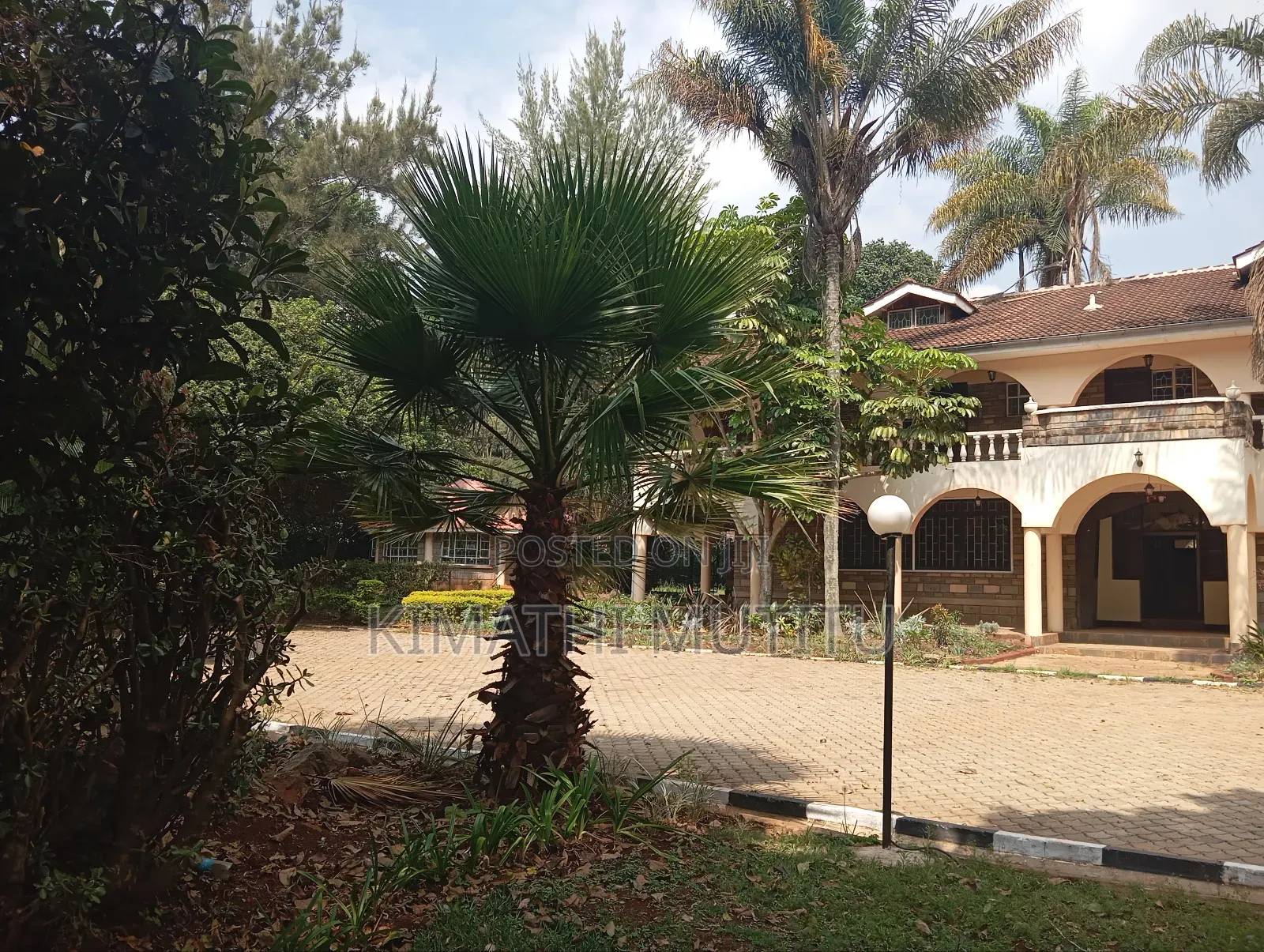 6bdrm Maisonette in Shopping Centre, Karen for rent