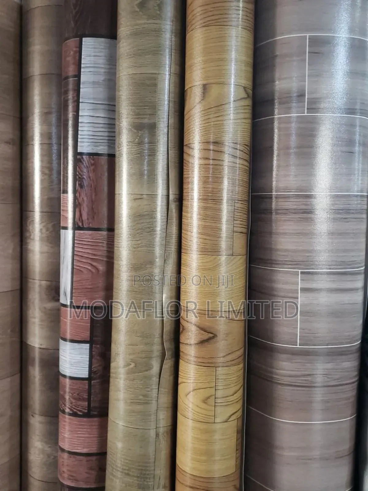 Mkeka Wa Mbao – Classic Wood Look, Vinyl Comfort
