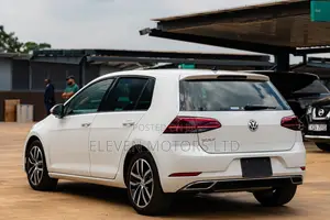 Volkswagen Golf SportWagen 2018 White
