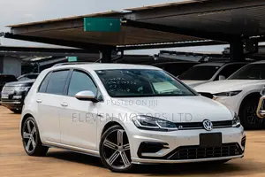 Volkswagen Golf R 4-Door w/DCC & Navigation 2018 Pearl