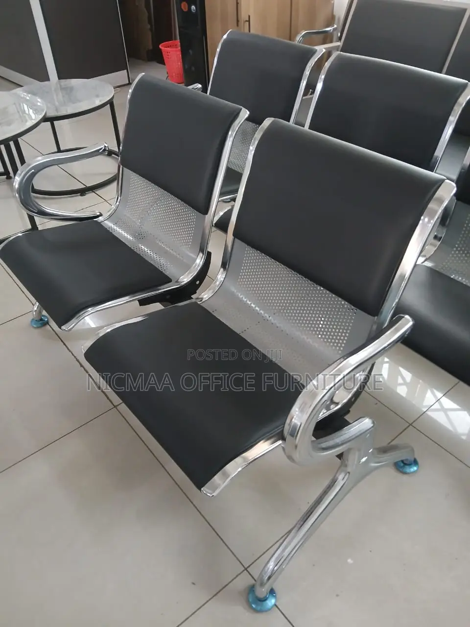 2-Link Durable, Comfortable Professional Waiting Bench