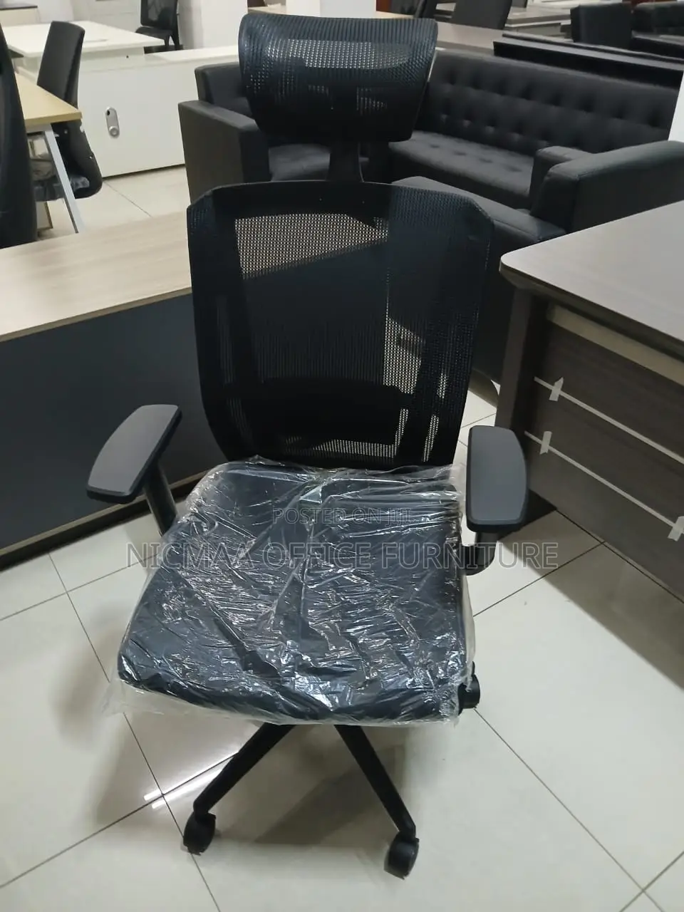Mesh Back, Headrest Adjustable Comfort Ergonomic Seat
