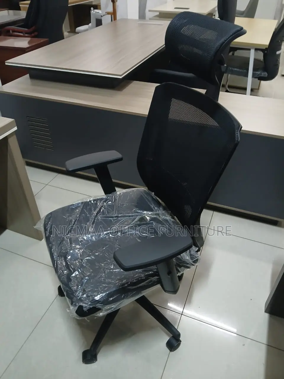 Mesh Back, Headrest Adjustable Comfort Ergonomic Seat