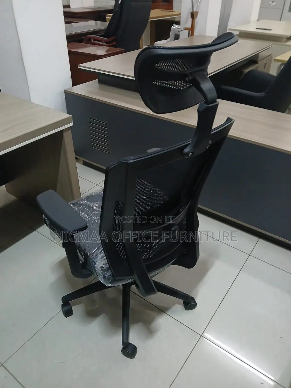Mesh Back, Headrest Adjustable Comfort Ergonomic Seat