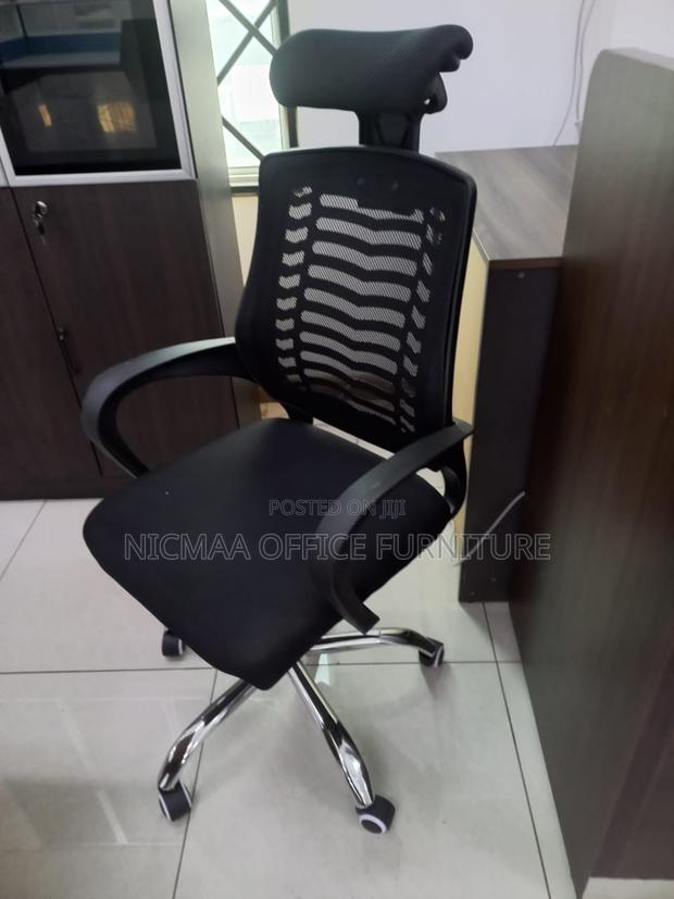 Designed for Comfort, Built for Performance Headrest Seat - main view