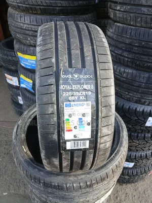 Royal Black 225/35r19