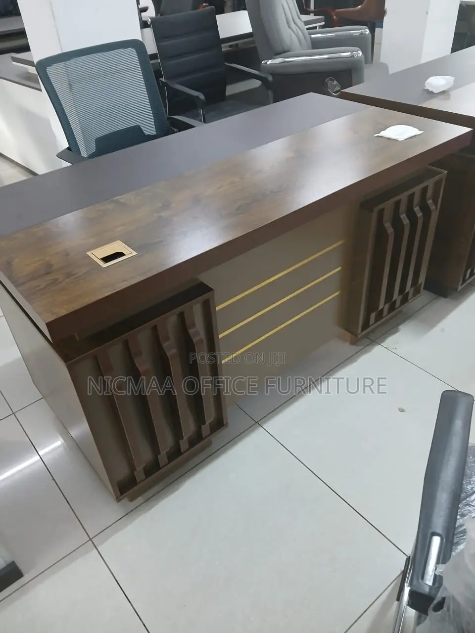 1400mm Bold Design, Professional Finish Executive Desk