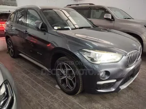 BMW X1 sDrive28i FWD 2018 Gray