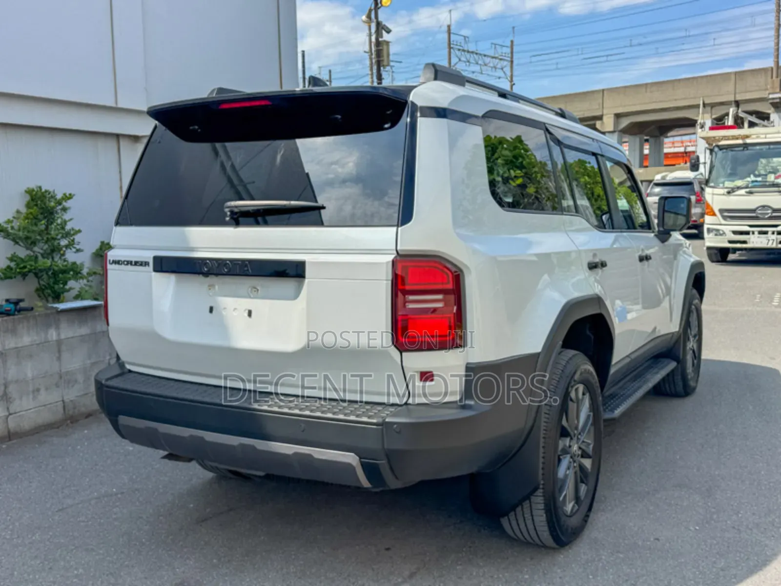 Toyota Land Cruiser Prado 2.8 2024 White