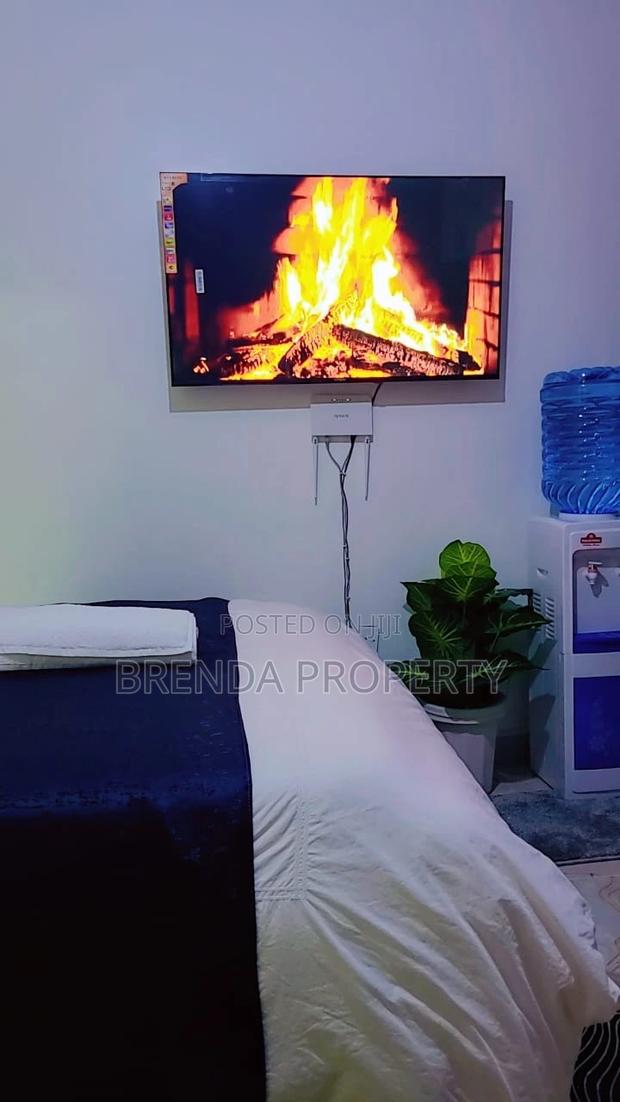 Cozy Affordable Airbnb Along TRM Drive, Roysambu - thumbnail 5