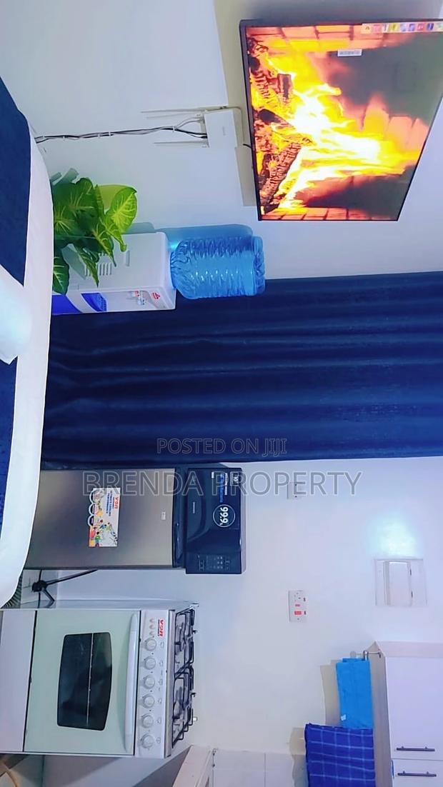 Cozy Affordable Airbnb Along TRM Drive, Roysambu - thumbnail 6