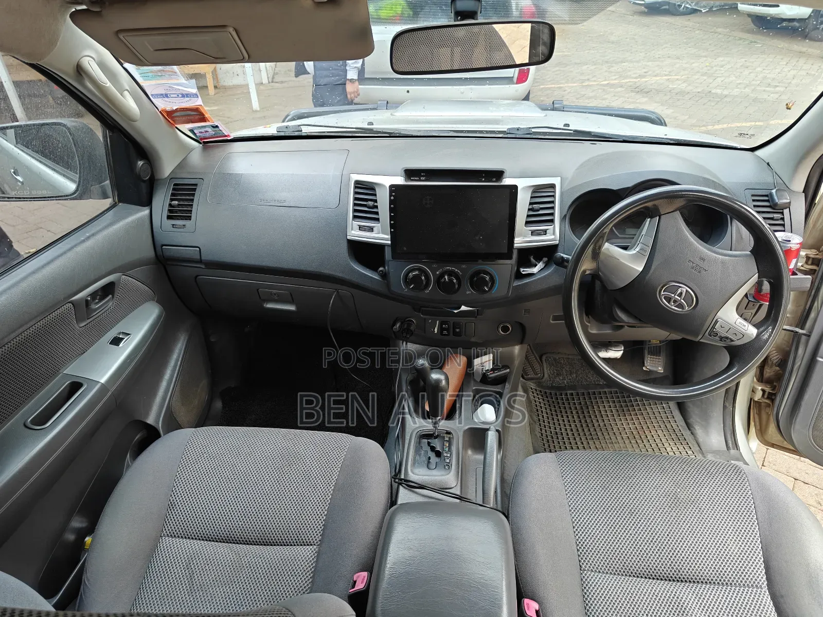 Toyota Hilux 3.0 D-4D 4x4 2015 Silver