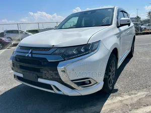Mitsubishi Outlander 2.4 PHEV AWD 2018 White