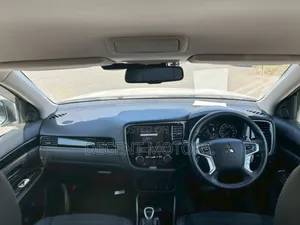 Mitsubishi Outlander 2.4 PHEV AWD 2018 White
