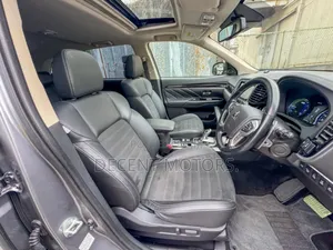 Mitsubishi Outlander 2018 Gray