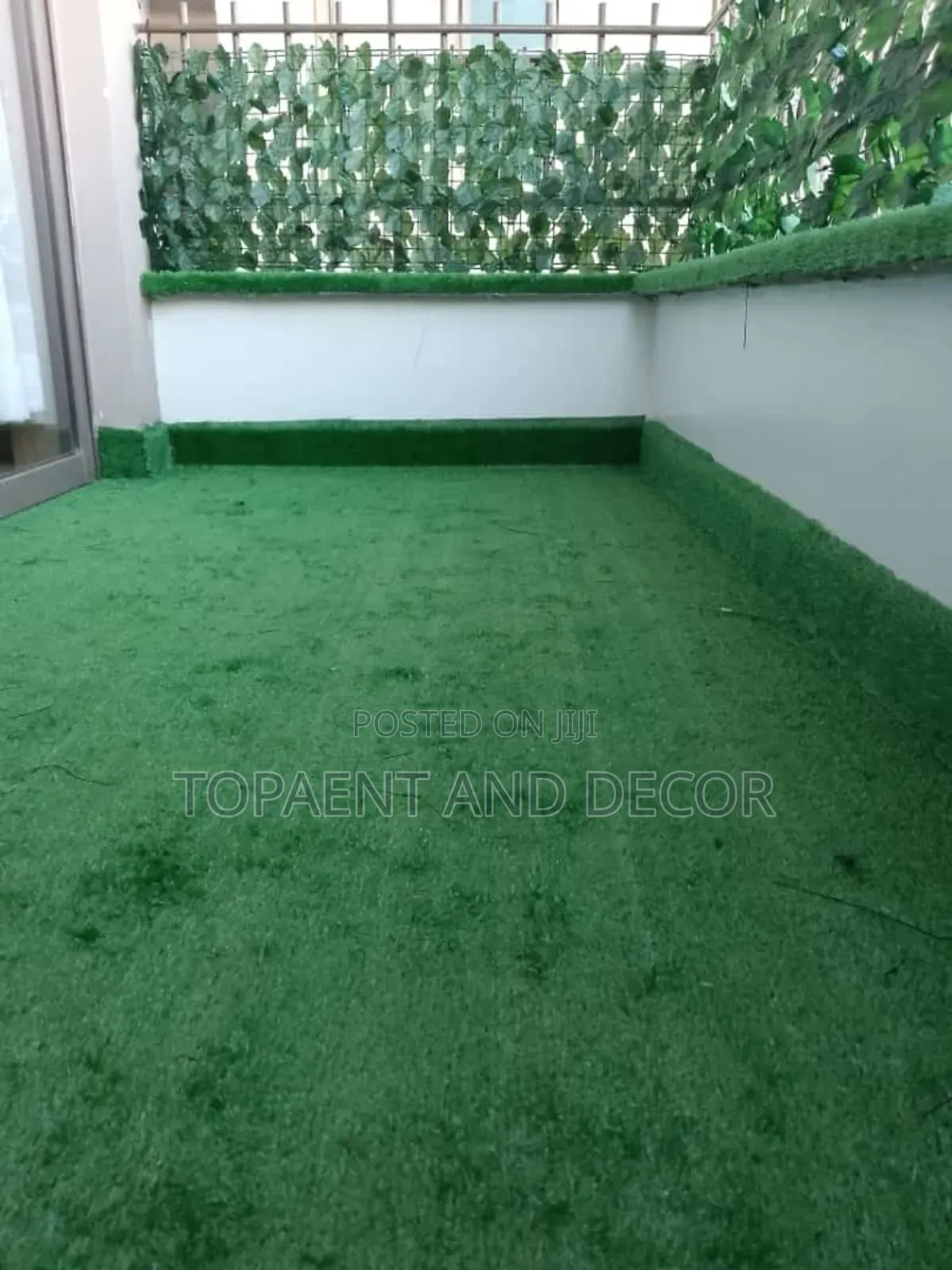 Artificial Grass Carpet for Enhancing Home Veranda