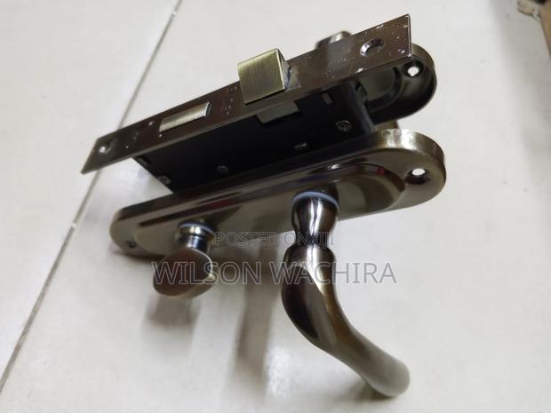 Bathroom Door Lock. Keyless - main view