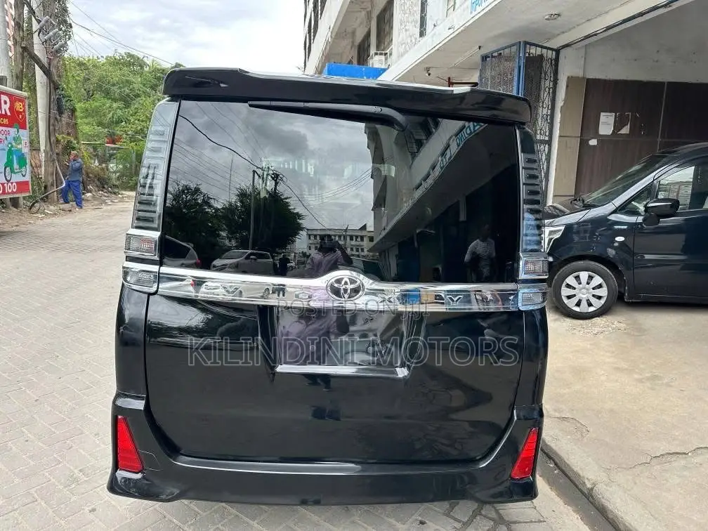 Toyota Voxy 2018 Black