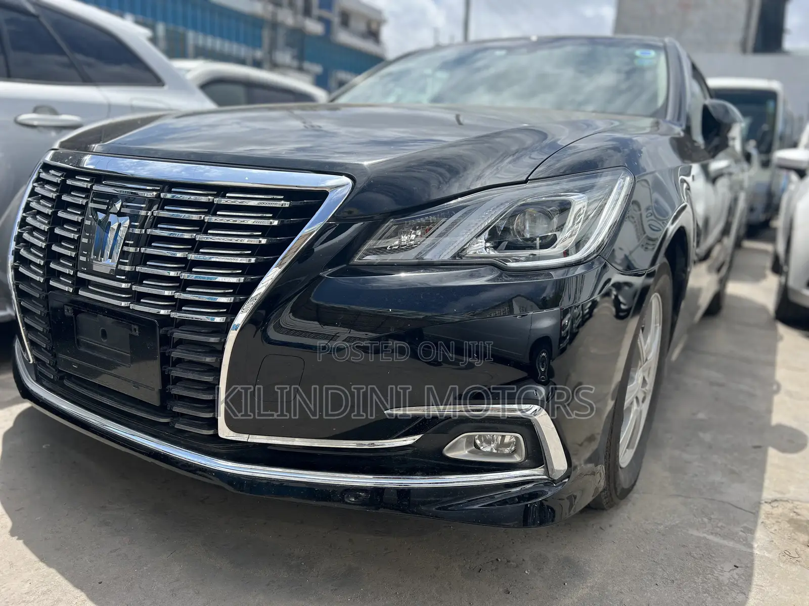 Toyota Crown 2018 Black