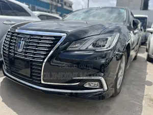 Toyota Crown 2018 Black
